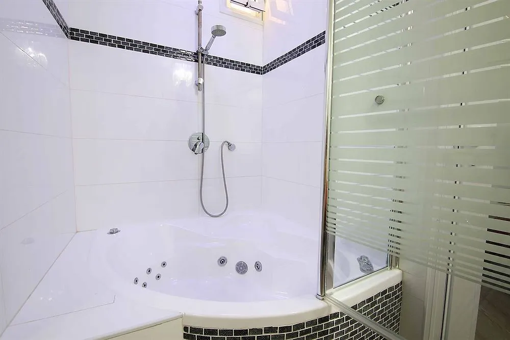 Sea Plaza Hotel Haifa 3*,  Israel